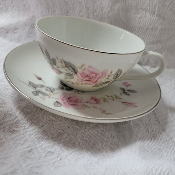 CASTLECOURT Fine China Rose Glow Pattern Cup & Saucer 4 sets - Picture 2 of 6